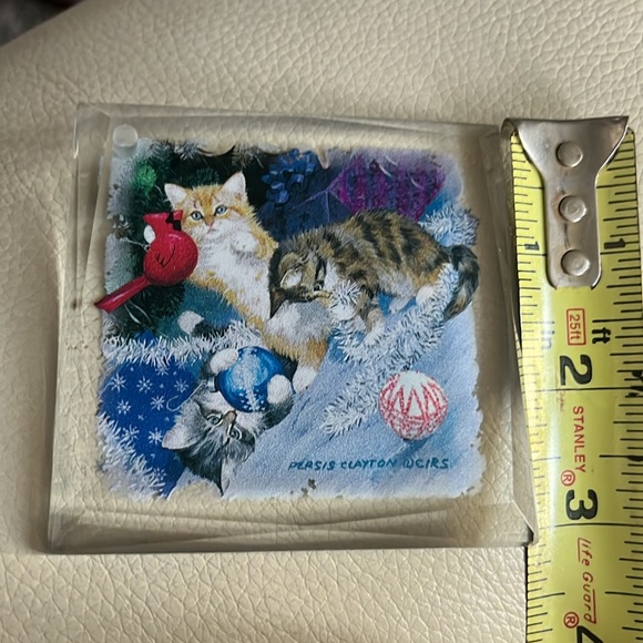 Persis Clayton Weirs glass cat ornament. Just add a pretty string to hang. - Picture 4 of 4